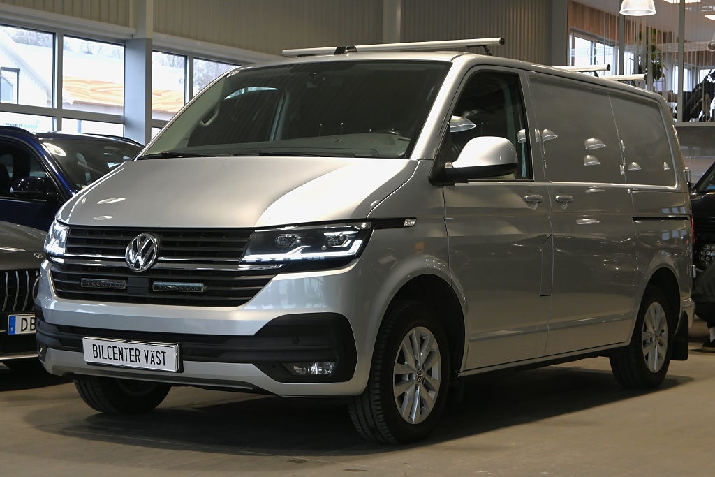 Volkswagen Transporter T30 2.0 TDI 150hk V-inredd Värmare Drag LED