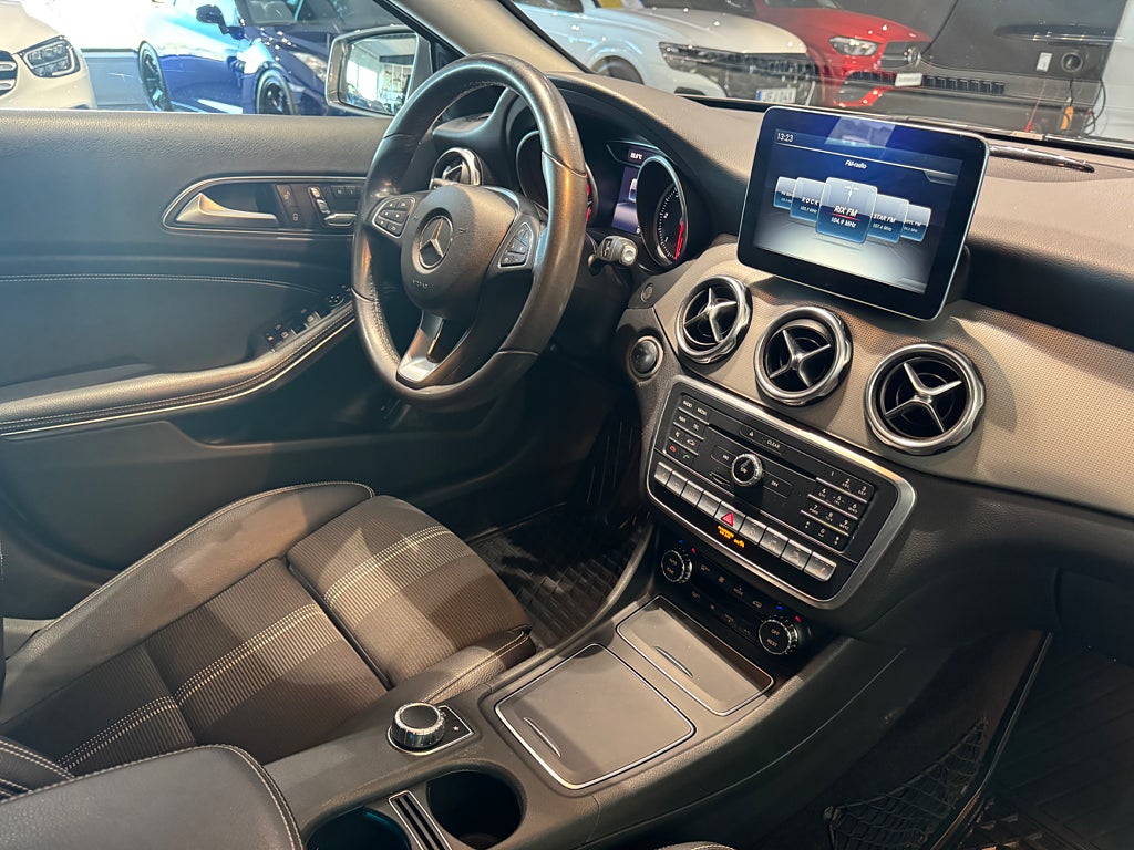 Mercedes-Benz GLA 200 d 4MATIC 7G-DCT Urban Line Drag Värmare - bild 5