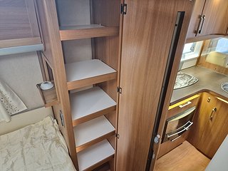 Husbil-integrerad Kabe TMI 810 LB 19 av 28