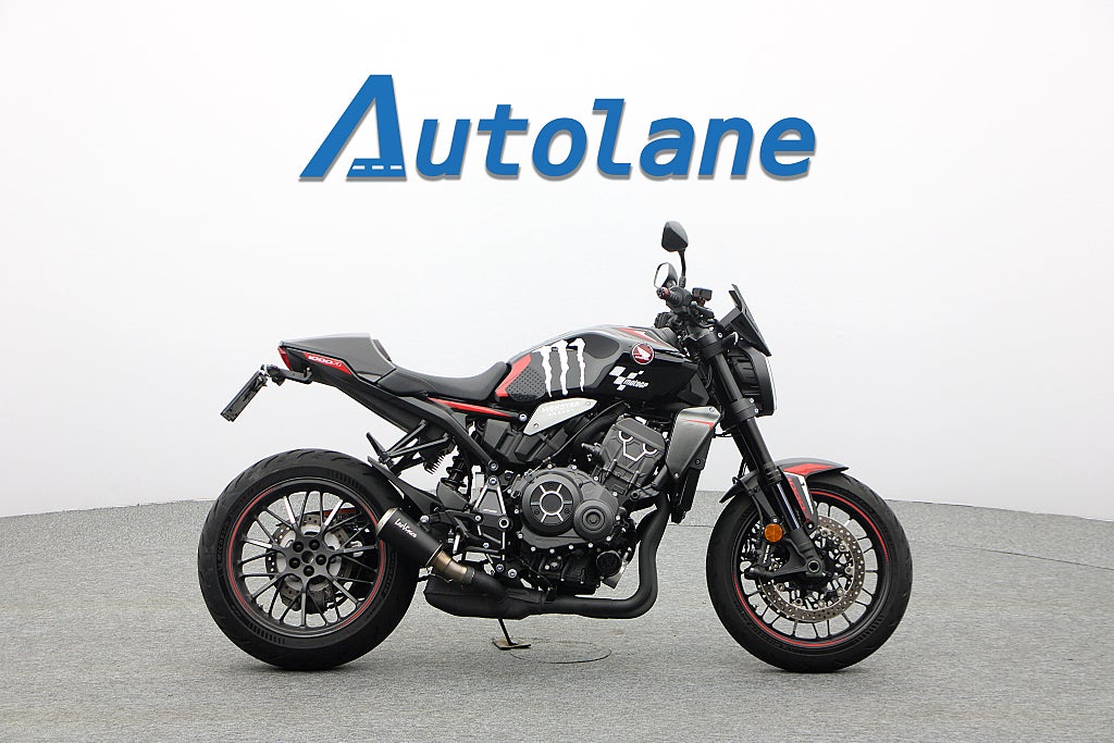 Honda CB1000R *Black Edition Leovince 472 mil!