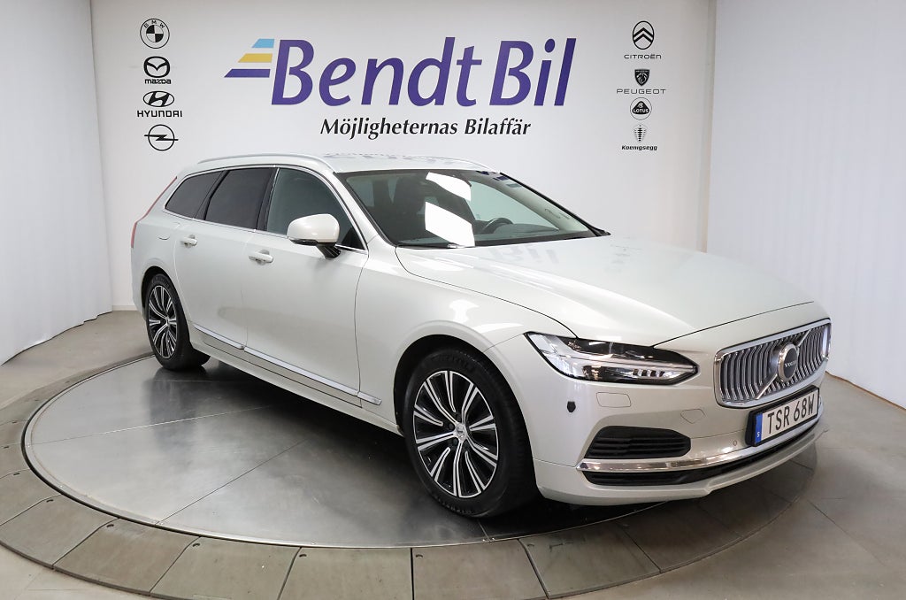 Volvo V90 Recharge T6 AWD | Momentum | Drag | Värmare