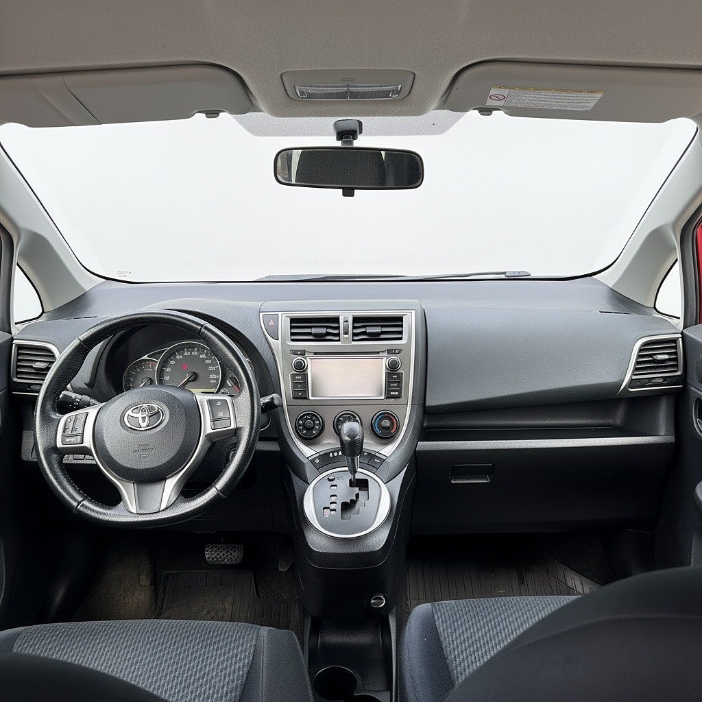Toyota Verso-S 1.33 Dual VVT-i Multidrive S Euro 5