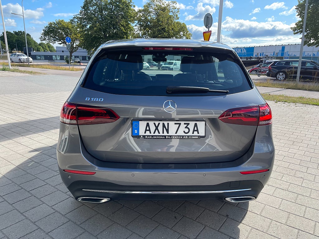 Mercedes-Benz B 180 7G-DCT 136 hk, automat, dragkrok