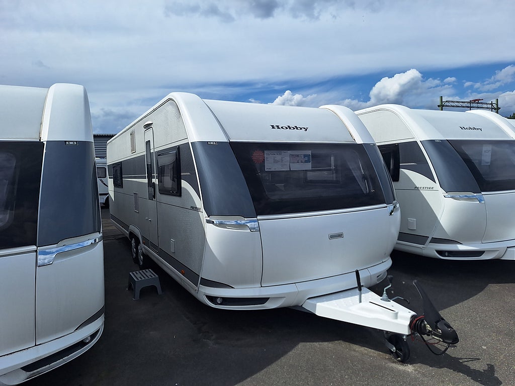 Hobby Prestige 720 WQC Queenbädd, Dusch, Kampanjprodukt!