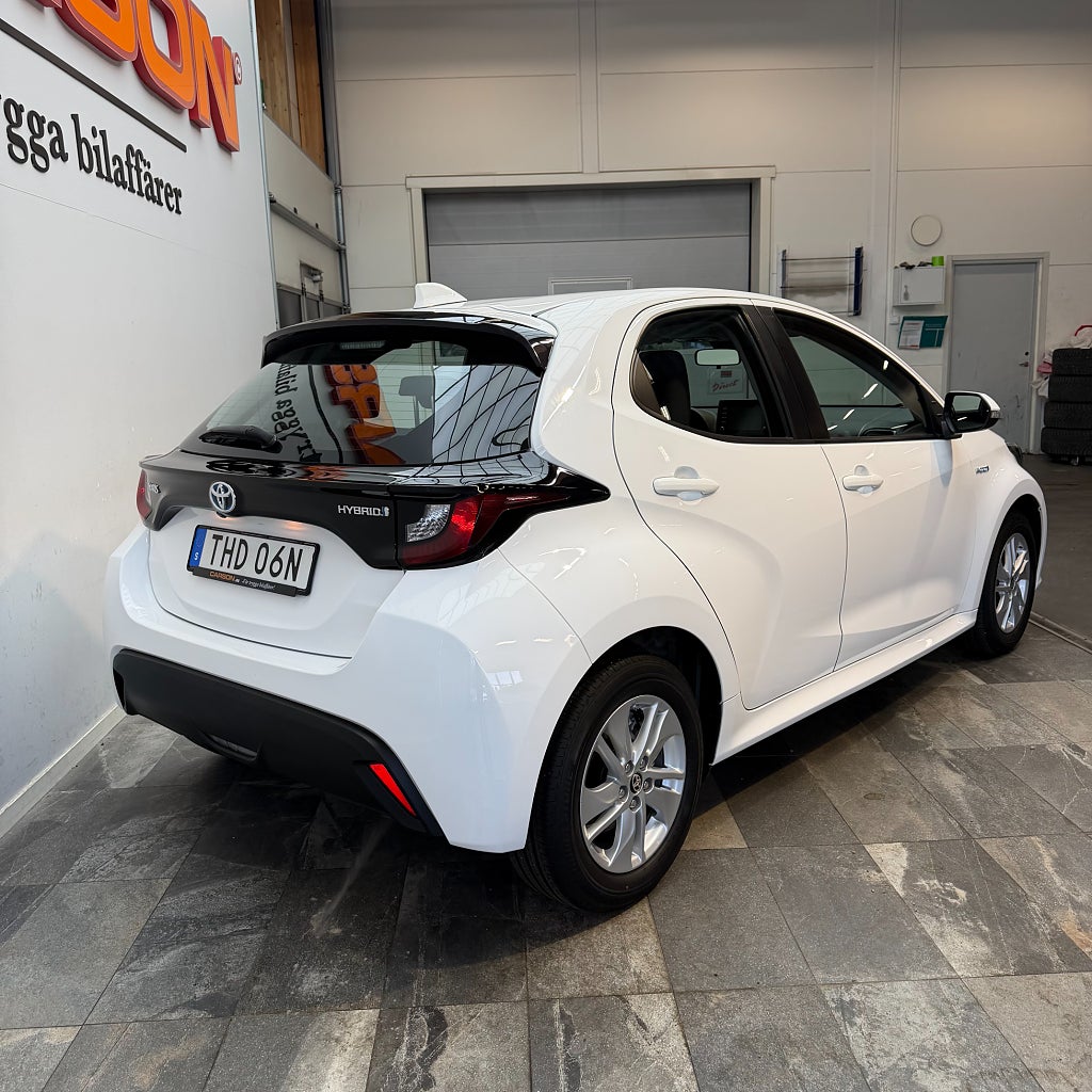 Toyota Yaris Hybrid CVT Active MOMS Värmare Backkamera