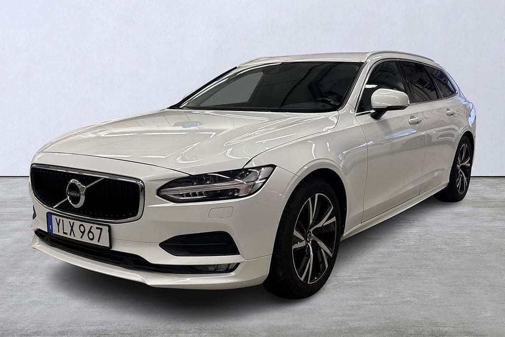 Volvo V90 T4 Momentum Edition