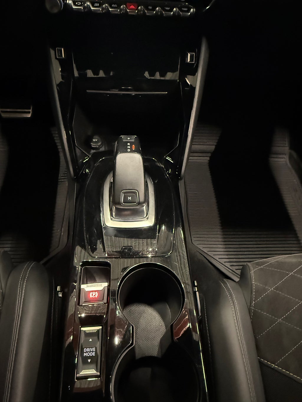 Peugeot 2008 1.2 PureTech 155 EAT GT Vinterhjul Hemleverans - miniatyr 20