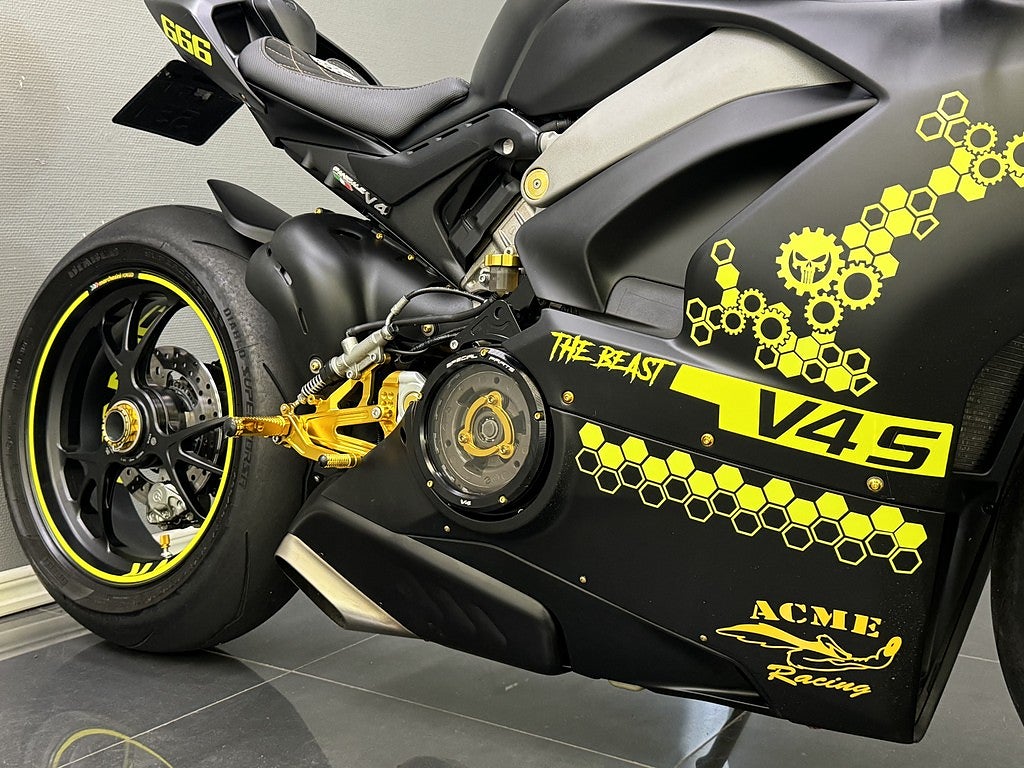 Ducati Panigale V4S DQS | Ventiljusterad | Kamera | Öhlins | Nytt däck