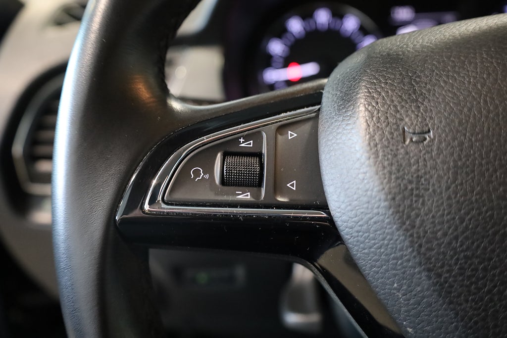 Skoda Fabia 1.2 TSI Style M-Värme CarPlay PDC Blåtand 2017