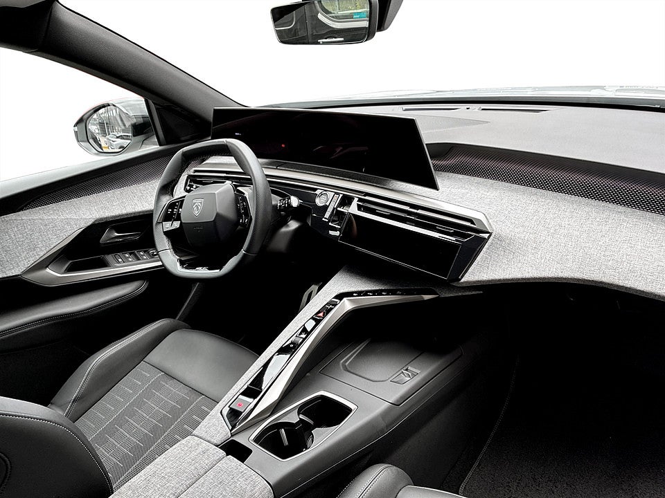 Bild på Peugeot 5008 GT Hybrid 145hk Aut 7-SITS B-KAMERA CARPLAY