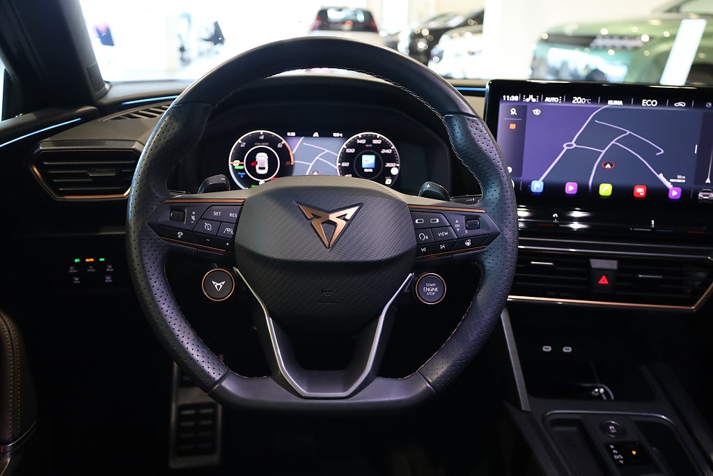 Cupra Leon Sportstourer e-Hybrid Drag Navi Kamera Cockpit CarPlay 2024