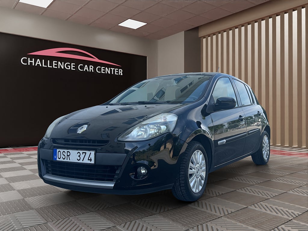 Renault Clio Halvkombi 1.2,69098 km,Ny besiktning ,Årsskatt 888 kr