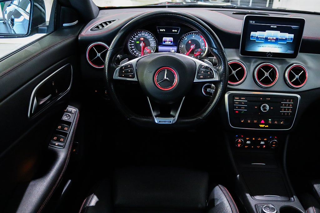 Mercedes-Benz CLA 220 d 220d AMG Pano H/K Läder VÄRMARE Navi