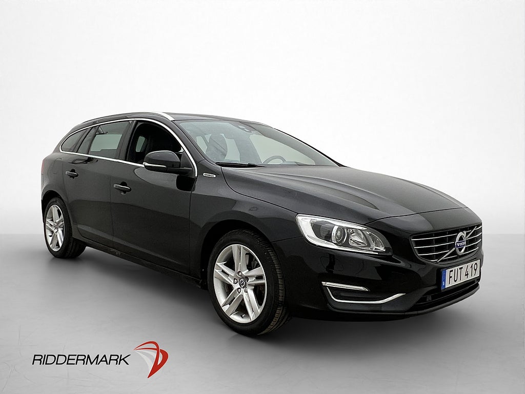 Volvo V60 D5 Plug-in AWD Summum Taklucka Värm Nav Läder Drag