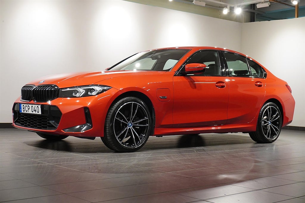 BMW 330 e xDrive Sedan M Sport Drag HiFi 19 Shadowline BSI | Ränta 3,95%