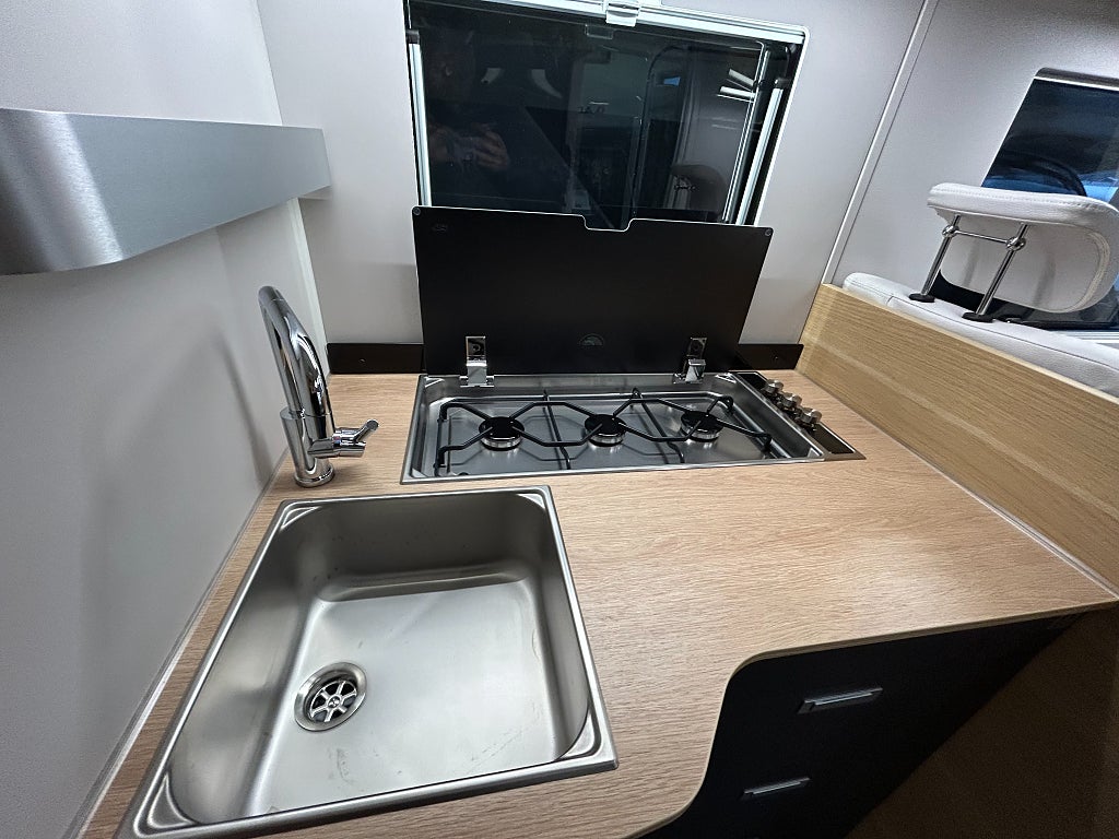 Adria Matrix 670 SL 60 Y /B-körkort/Taksäng/Automat/5 bältad - Adria