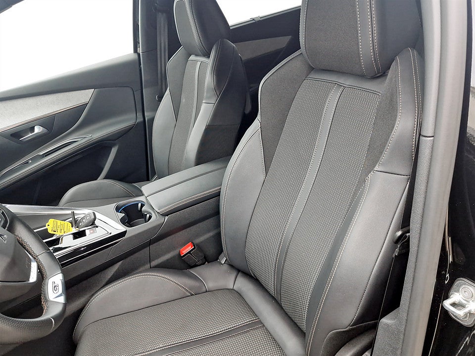 Bild på Peugeot 5008 GT 1.2 PT 130hk Aut 7-SITS B-KAMERA CARPLAY