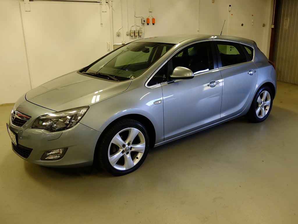 Opel Astra 1.4 Turbo Enjoj  6vl 140hk S+V hjul Ny-bes kamkedja