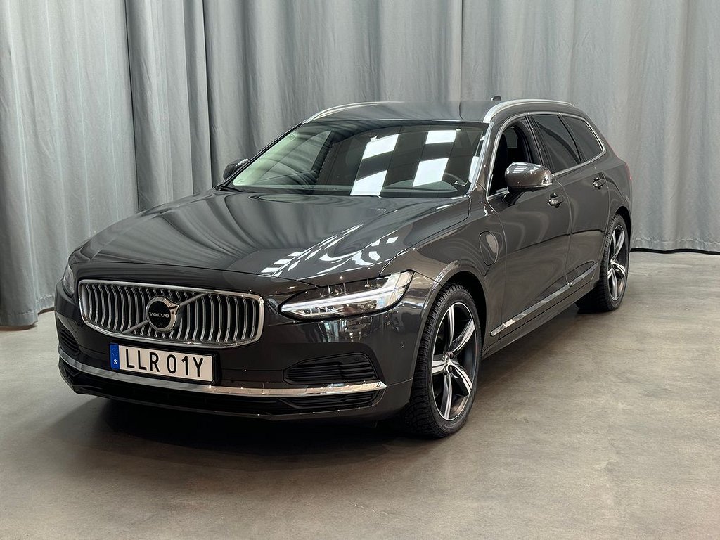 Volvo V90 T6 Core Edition II // V - hjul // Dragkrok // 360 kamera // Ljus