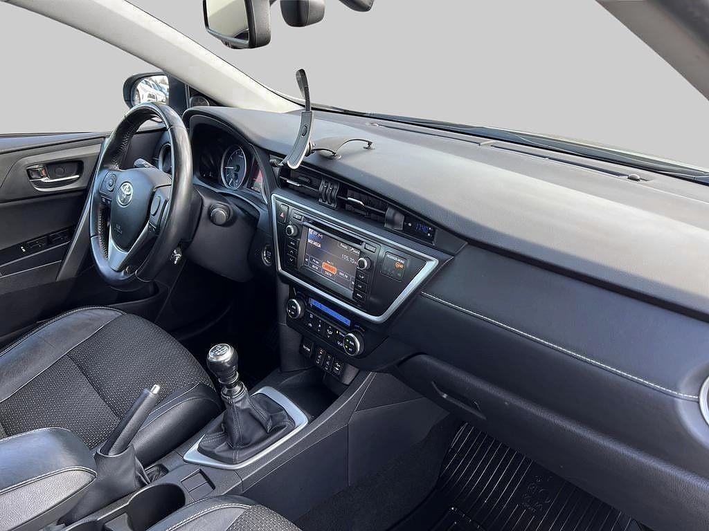 Toyota Auris 2013 - miniatyr 6