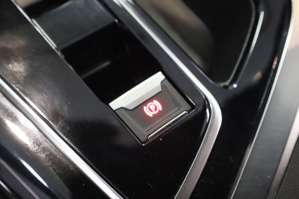 Bild på Peugeot 3008 GT 1.2 PT 130hk Aut - B-KAMERA, CARPLAY