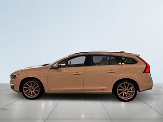 Volvo V60 D5 Twin Engine AWD Momentum Drag/MoK/S&V/Psens/Rattvärm – bild 4