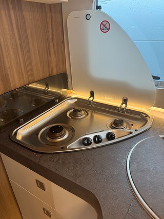 Husbil-halvintegrerad Ci Magis 86 XT 8 av 20