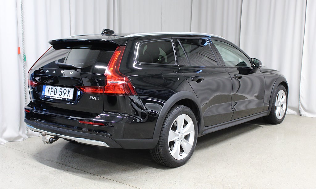 Volvo V60 2023