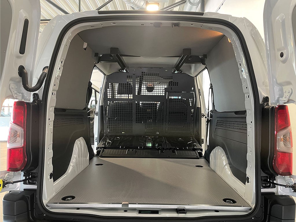 Bild på Opel Combo Crew Cab 130hk Aut - DEMO