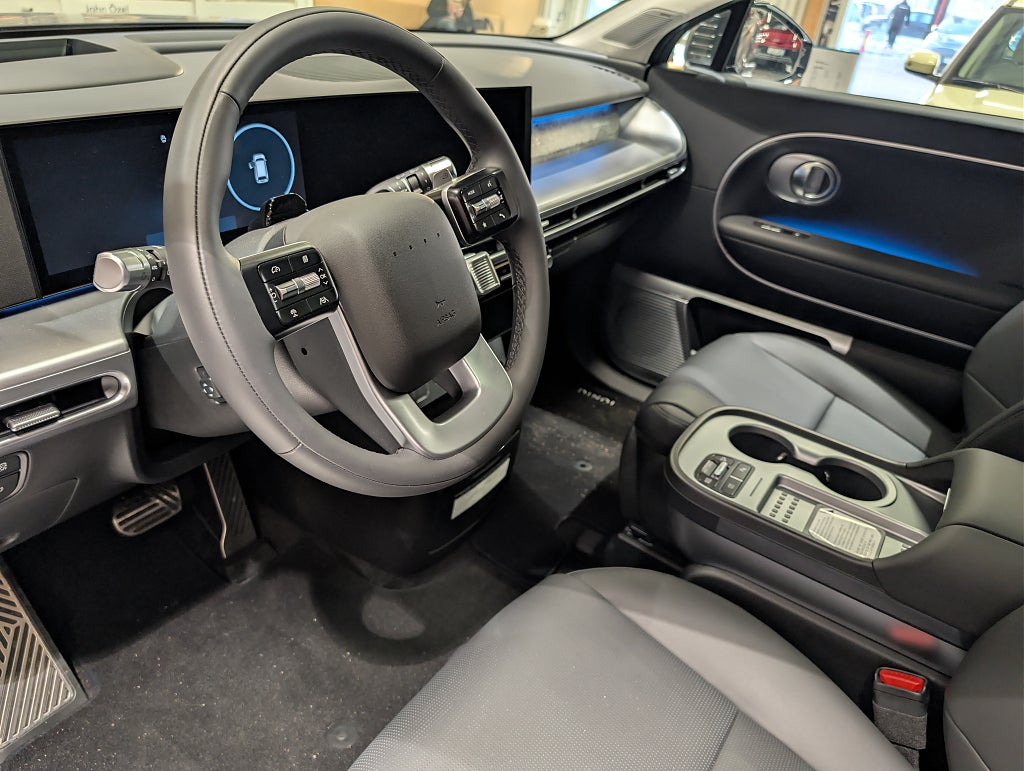 Hyundai IONIQ 9 Performance 110 kWh Calligraphy 6-sitsig Business Lease thumbnail