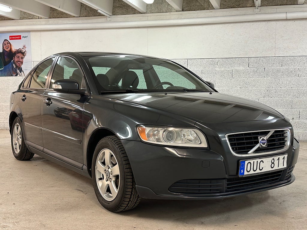 Volvo S40 1.8 kinetik. Sport . Ny servad. 6Månaders garanti.