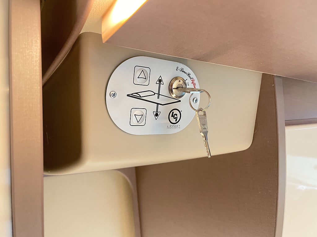 Bürstner Lyseo 744 TD Harmony Line /Soffa bak/Taksäng x2/AC bodel/Solcell - Bürstner