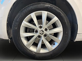 Skoda Octavia Kombi 2.0 TDI SCR Ambition Drag Värmare Psens S&V-hjul – bild 14