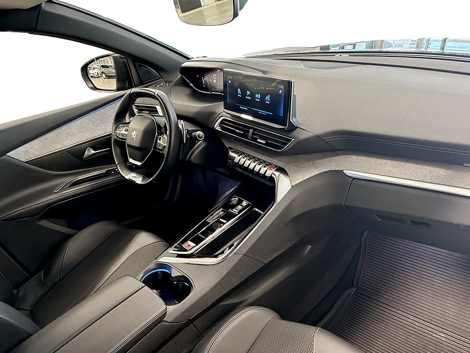 Bild på Peugeot 5008 GT 1.2 PT 130hk Aut 7-SITS B-KAMERA NAVI 