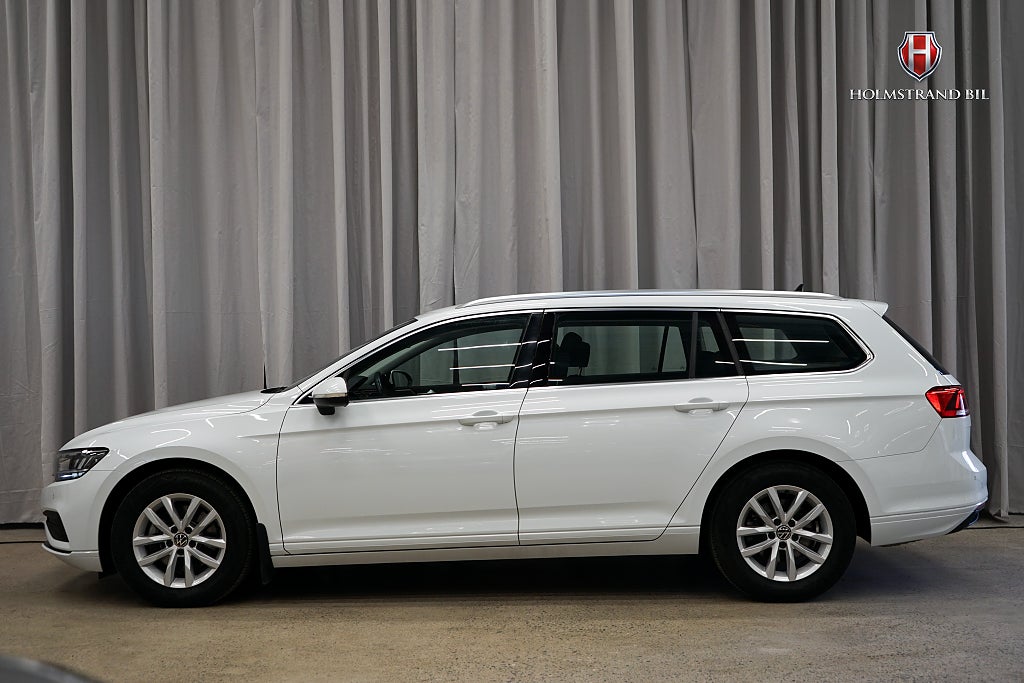 Volkswagen Passat Sportscombi 1.5 TSI Cockpit Fjärr-värme Drag Kamera GPS