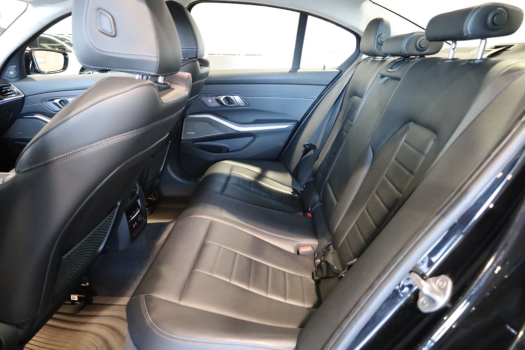 BMW 330e Sedan Steptronic Sport line H&K Navi Läder CarPlay 2020