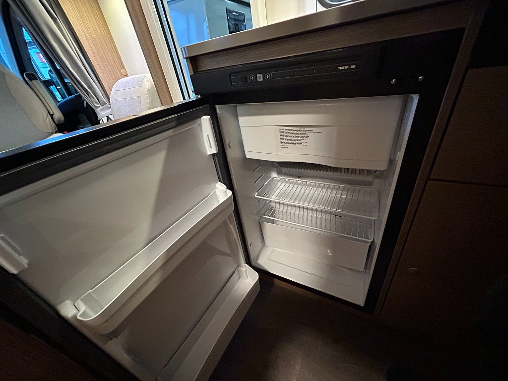 Carado V 132 / Cykelställ / Markis / Under 6m / B-körkort - Carado