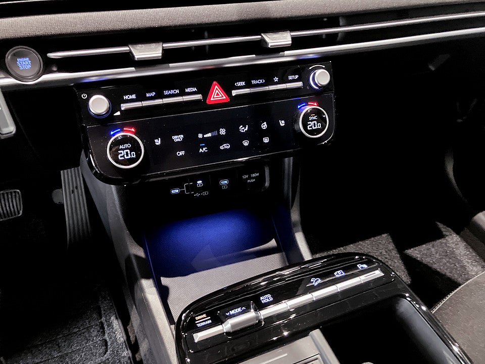 Bild på Hyundai Tucson Essential Hybrid 215hk Aut 4WD B-KAMERA CARPLAY