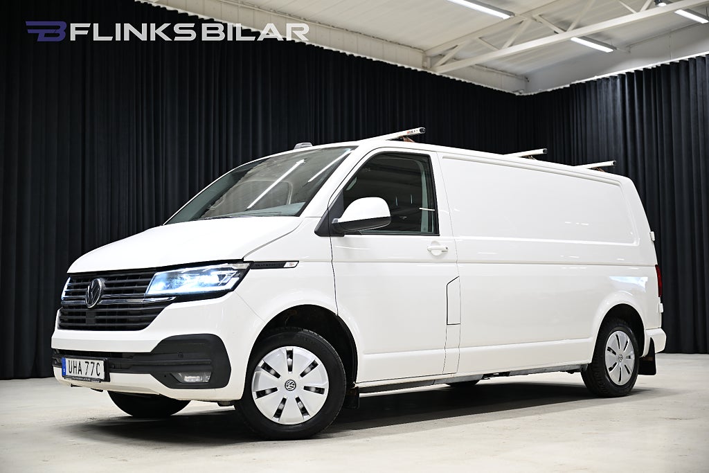Volkswagen Transporter DSG 150HK L2 Nedlackad|LED|Inredd|Dubbelgolv|NyKamrem