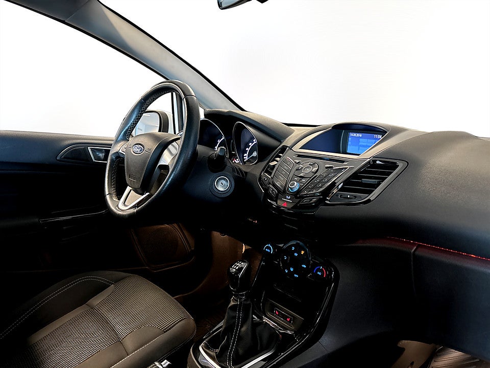 Bild på Ford Fiesta Titanium 1.0 EcoBoost 100hk LÅG SKATT!