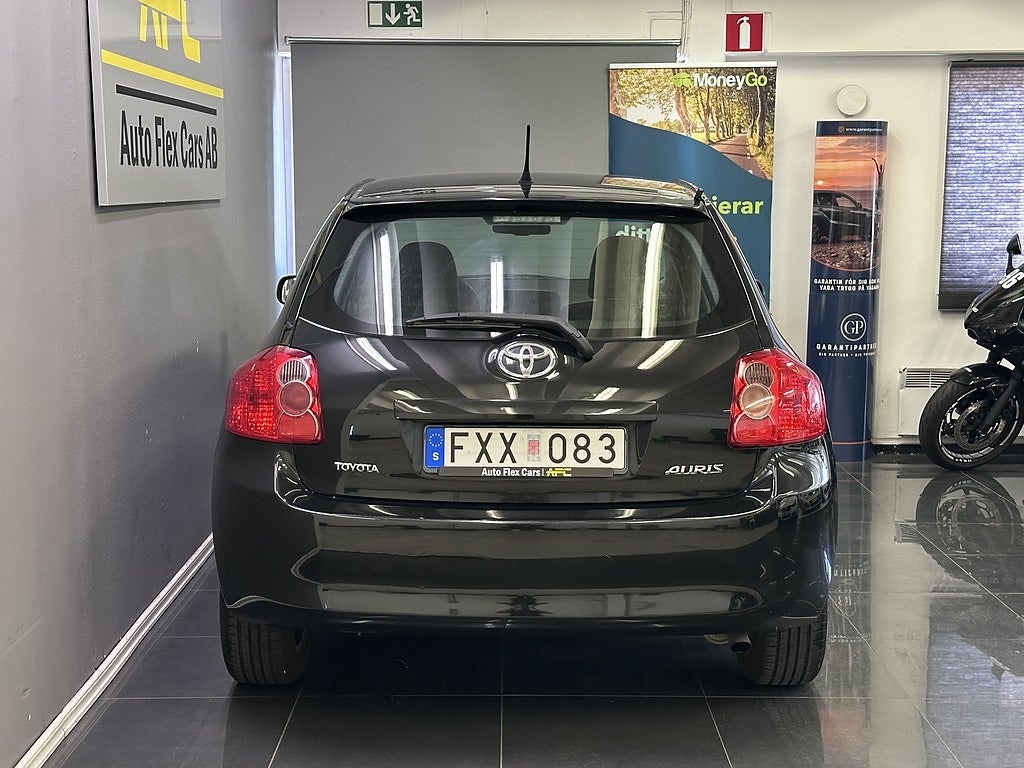 Toyota Auris 5-dörrar 1.6 Dual VVT-i Nybesiktad | Nyckelfri | S+V