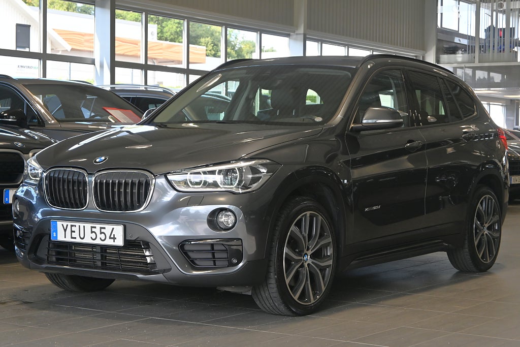 BMW X1 xDrive20d Aut Sport line Pano H/K Drag HUD