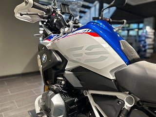 BMW R1250GS / Style HP / 3st väskor / 3,45% ränta / Motobågar