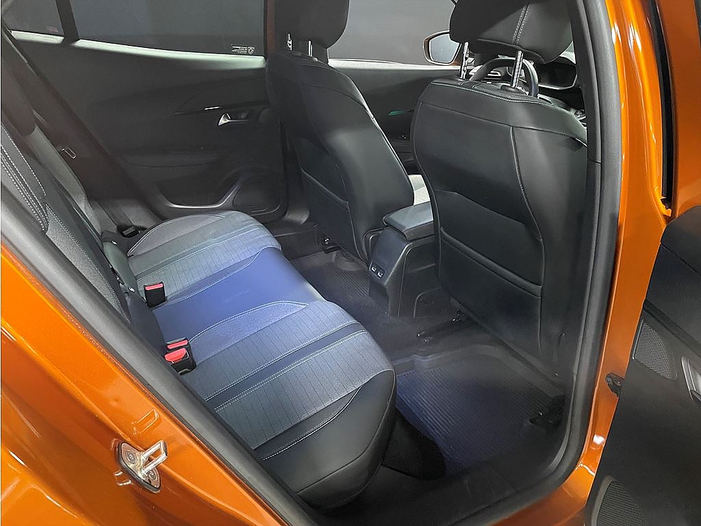 Bild på Peugeot 2008 Allure 1.2 PT 130hk Aut - B-KAMERA, CARPLAY