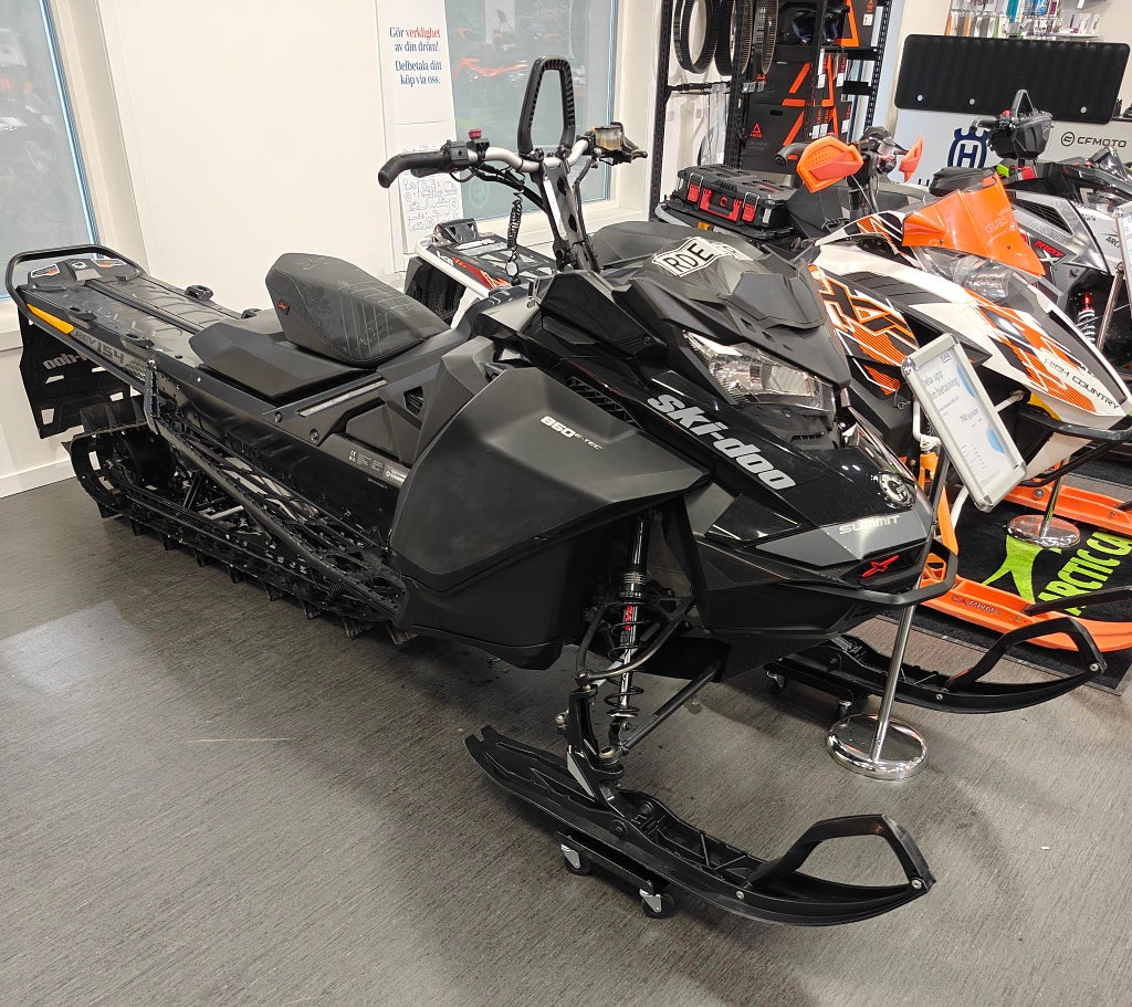 Ski-Doo Summit X 850 154" 2,95% RÄNTA