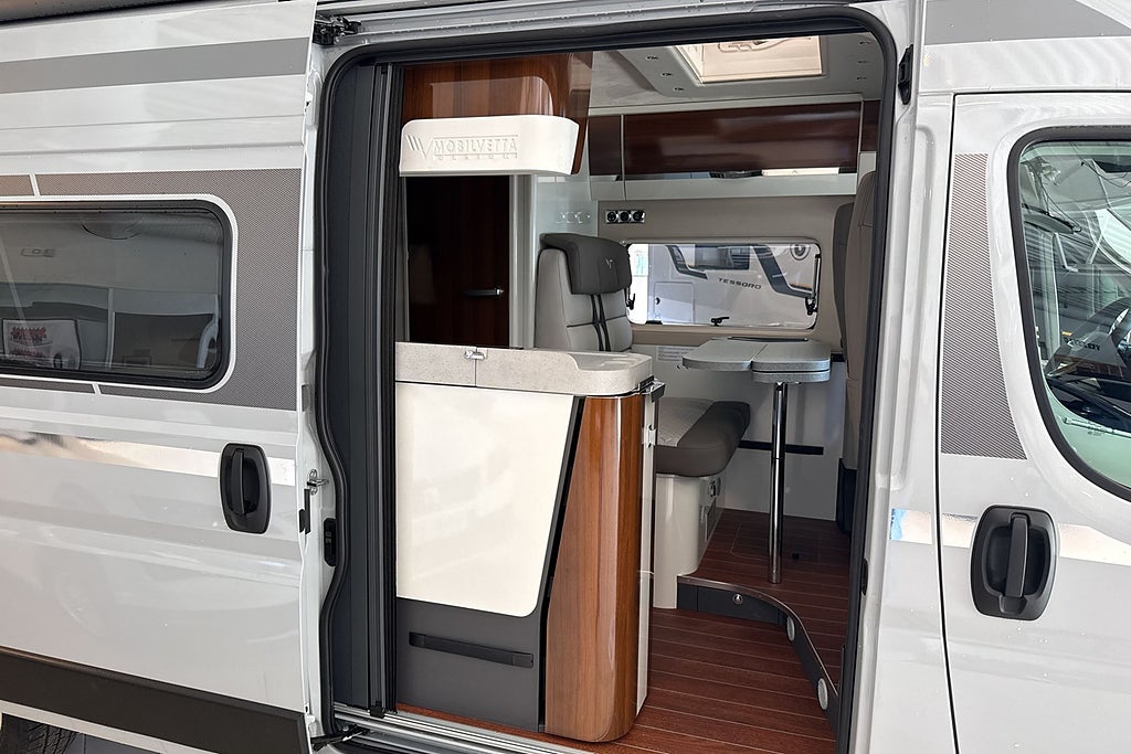 Mobilvetta Admiral K 6,3 Heavy chassi Långbäddar 3,95% Ränta miniatyr 9