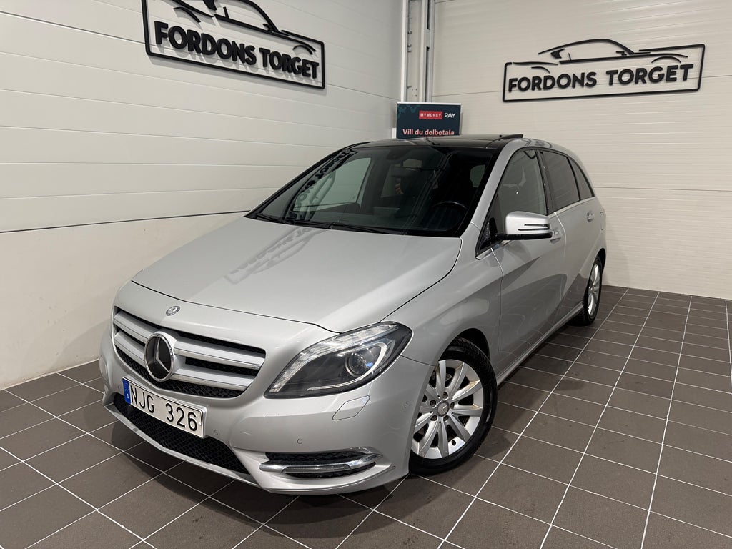 Mercedes-Benz B 180 CDI 7G-DCT Panorama|B-Kamera|CarPlay|Värmare|Nybes