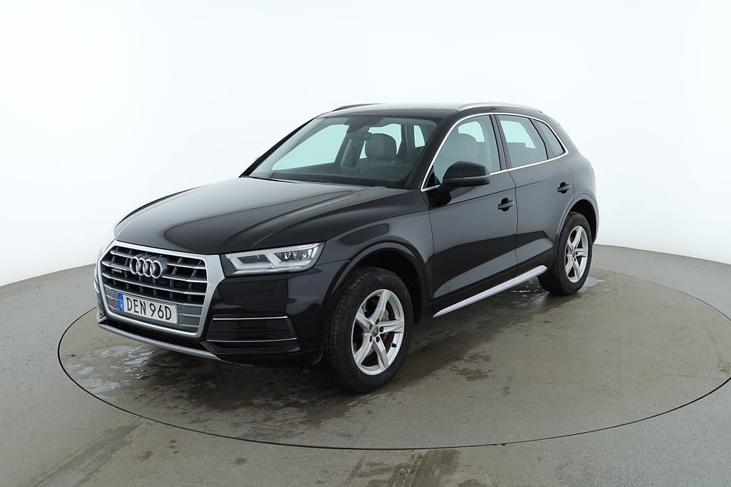 Audi Q5 45 TFSI quattro S Tronic /Värmare, Drag, Rails