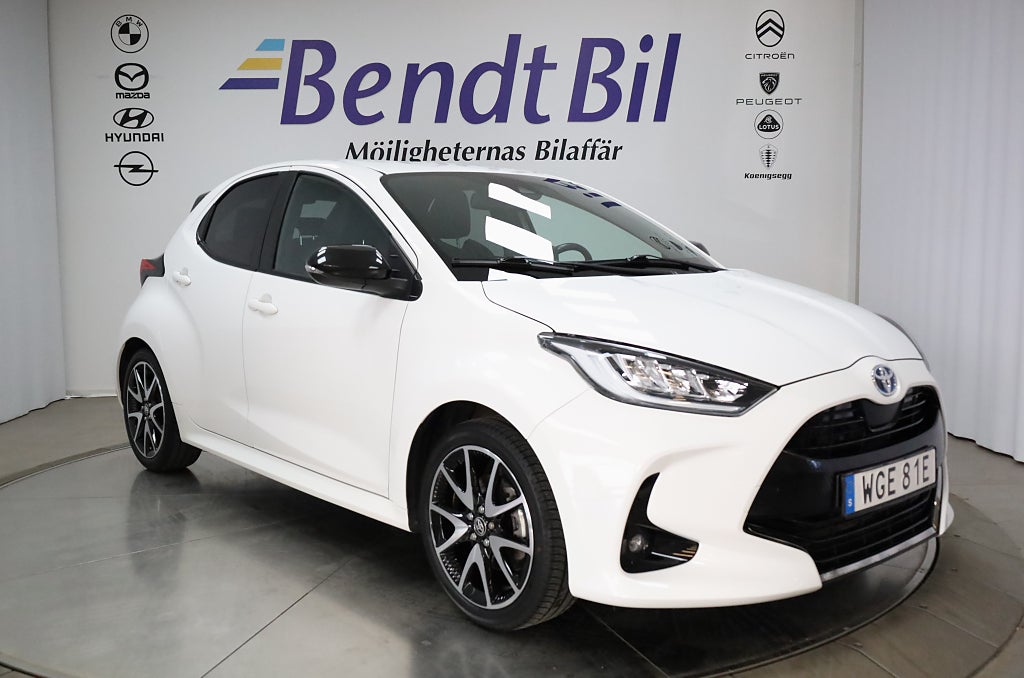 Toyota Yaris Hybrid CVT Style 116Hk Automat / Rattvärme