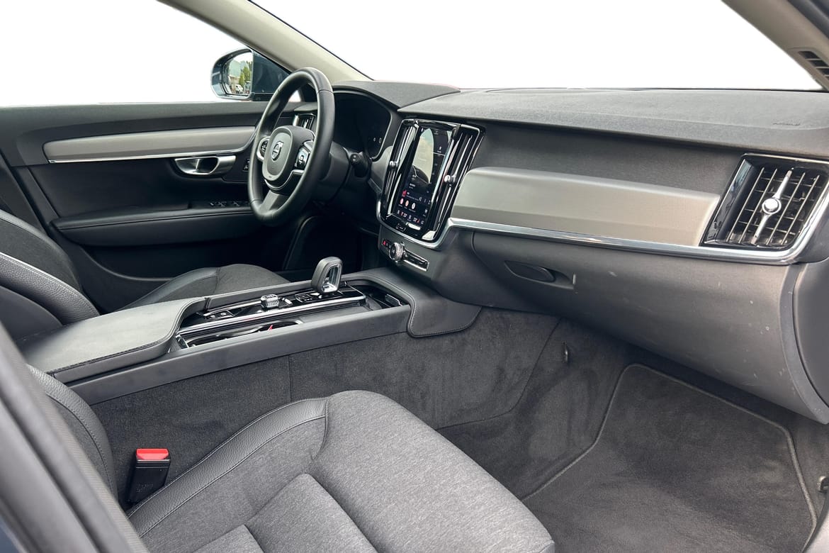Volvo V90 B4 Bensin Core 2024, photo 7/10